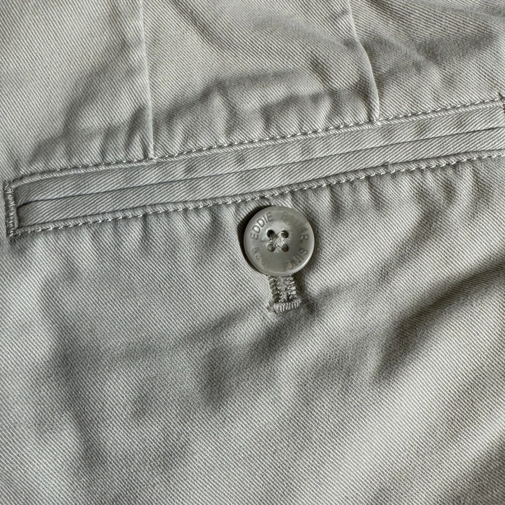 Eddie Bauer Women Khaki Chino Shorts‎ Size 6 Flat Front Casual Summer Legendary